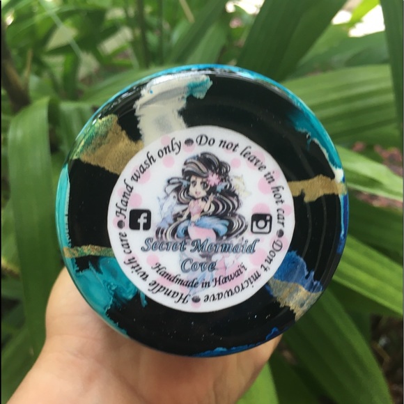 32OZ Stainless Steel Tumbler - Picture 2 of 3